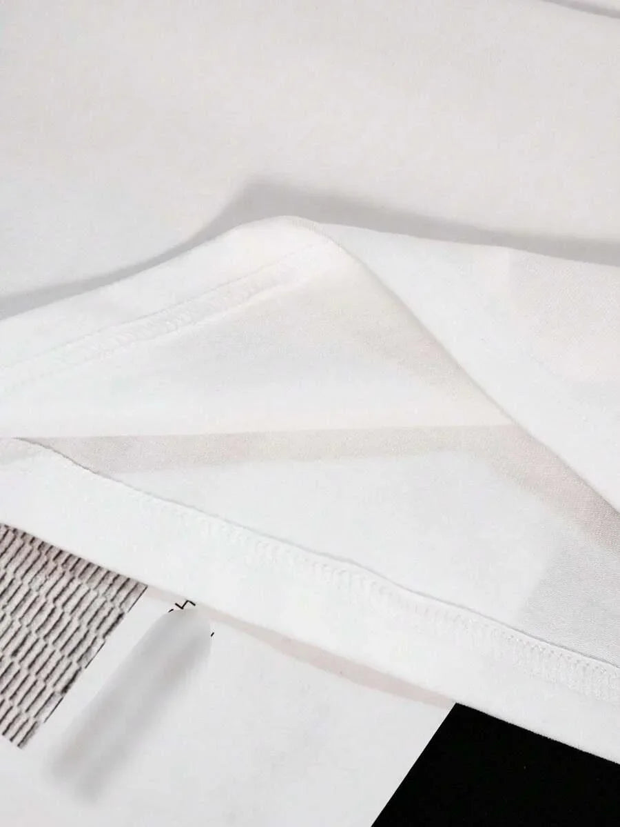 White cotton fabric detail of HUSTLE801 t-shirt, soft and lightweight material close-up